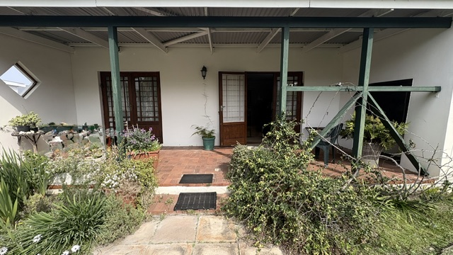 2 Bedroom Property for Sale in Sandbaai Western Cape